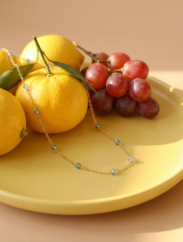 KTOfficial: 18 Karats Chrome Glass Crystals Chain Choker