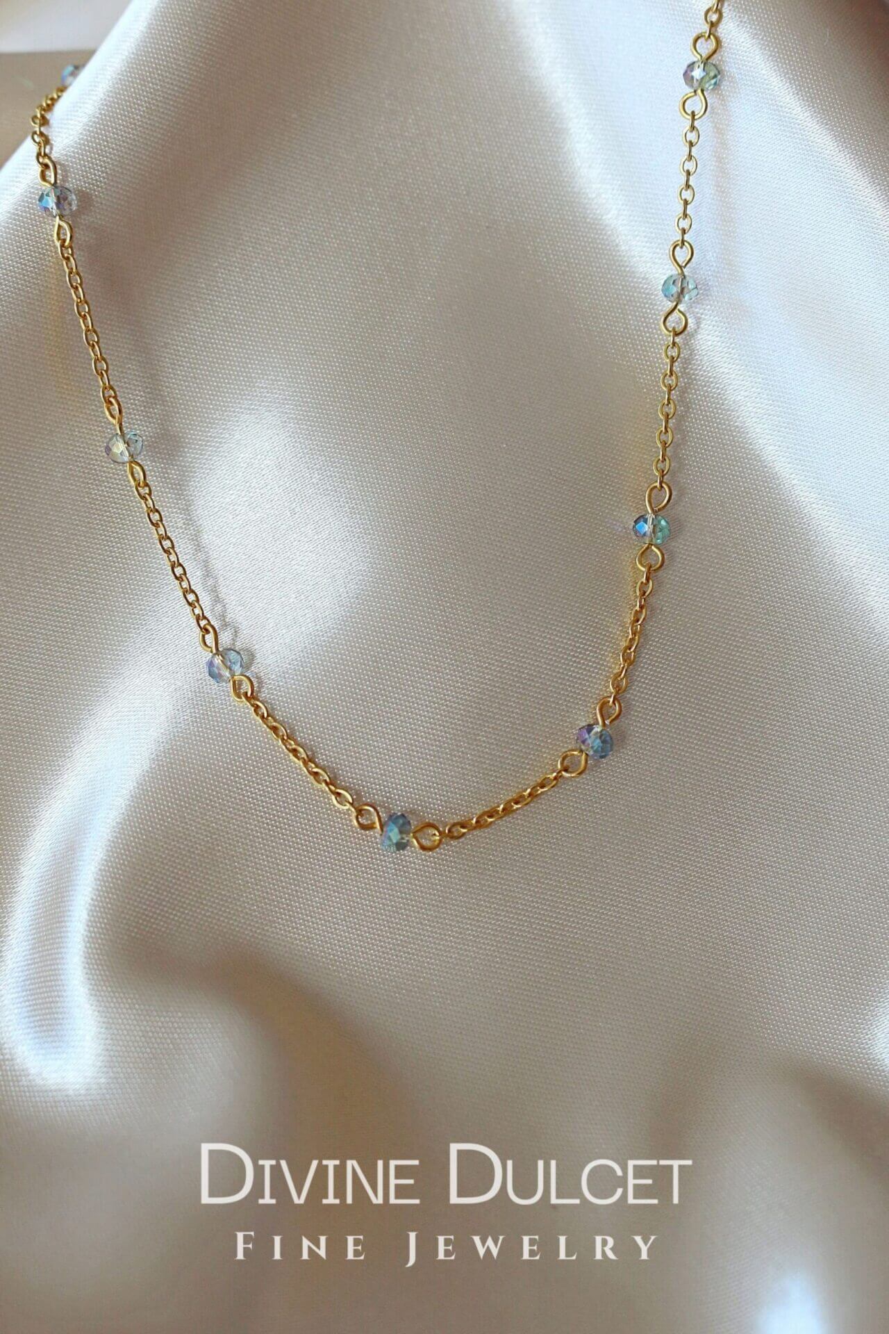 KTOfficial: 18 Karats Chrome Glass Crystals Chain Choker