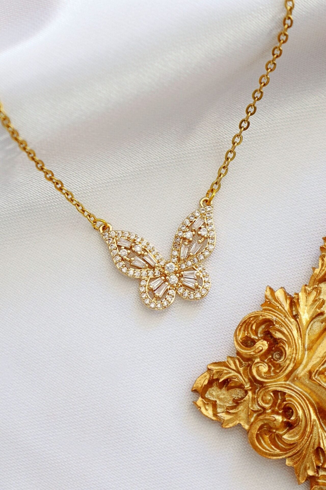 KTOfficial: 24K Butterfly Pendant Necklace